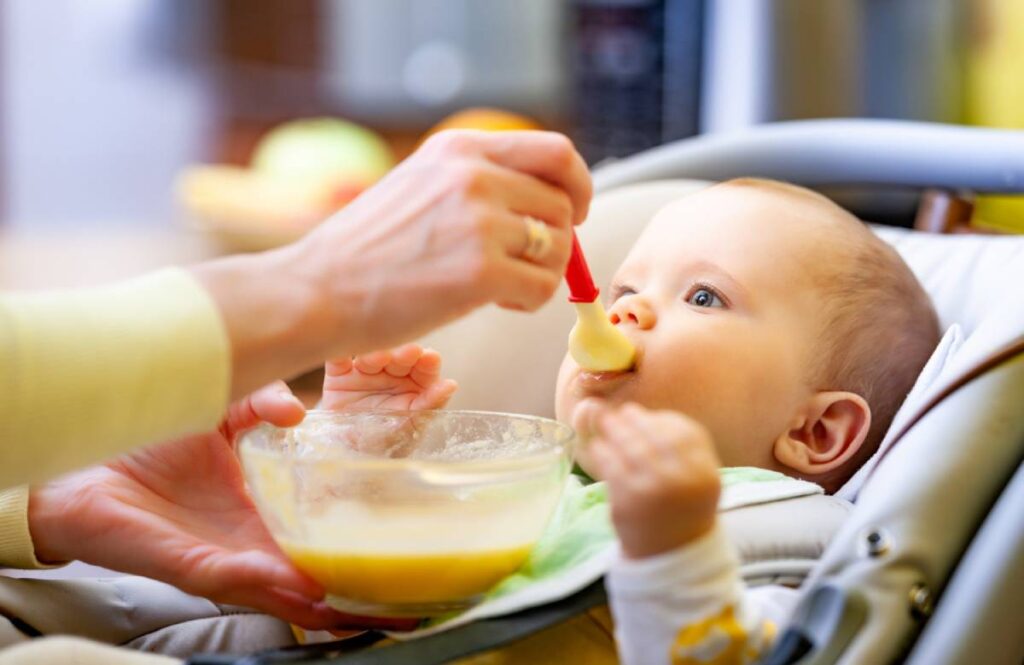 Bebeklerde Aylara Göre Beslenme Düzeni
